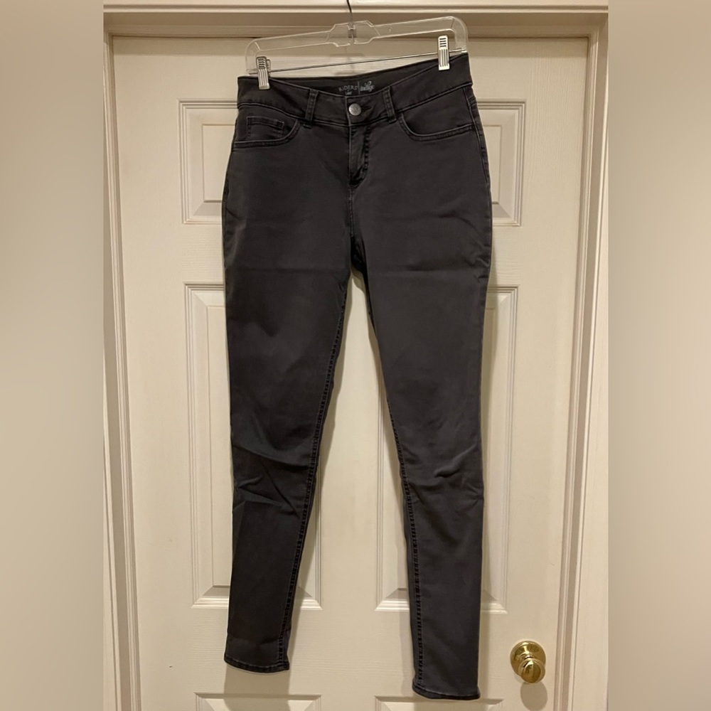 Skinny Jeans from Indigo by Riders by Lee - Size 6M - Gray